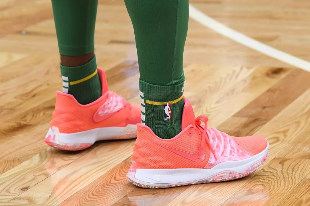 他既是榜样 他既是榜样